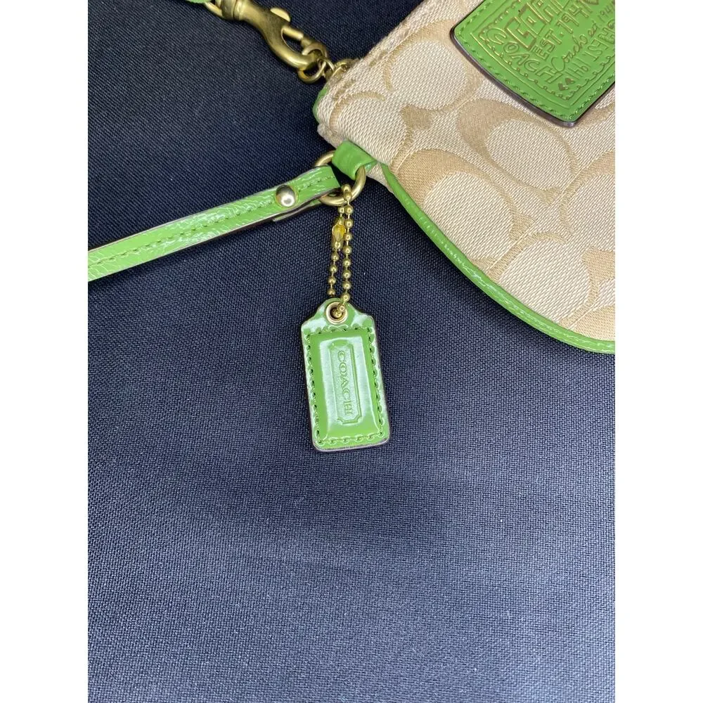 COACH SIGNATURE WRISTLET Grass Khaki Canvas Zip Pouch Wallet 6.5 Inch